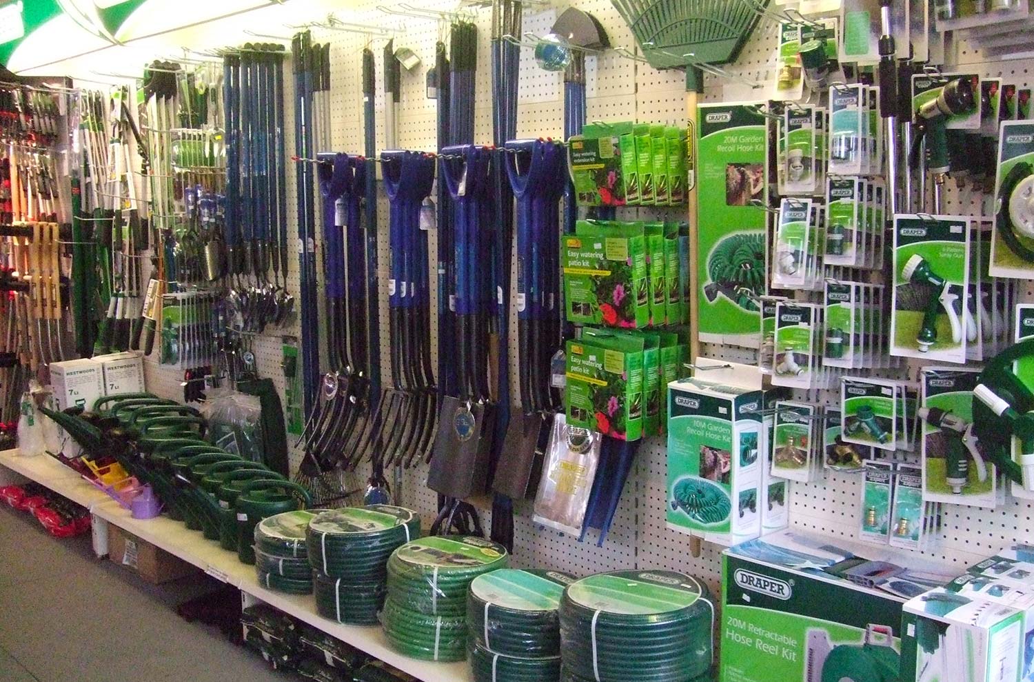About P&R Garden Supplies